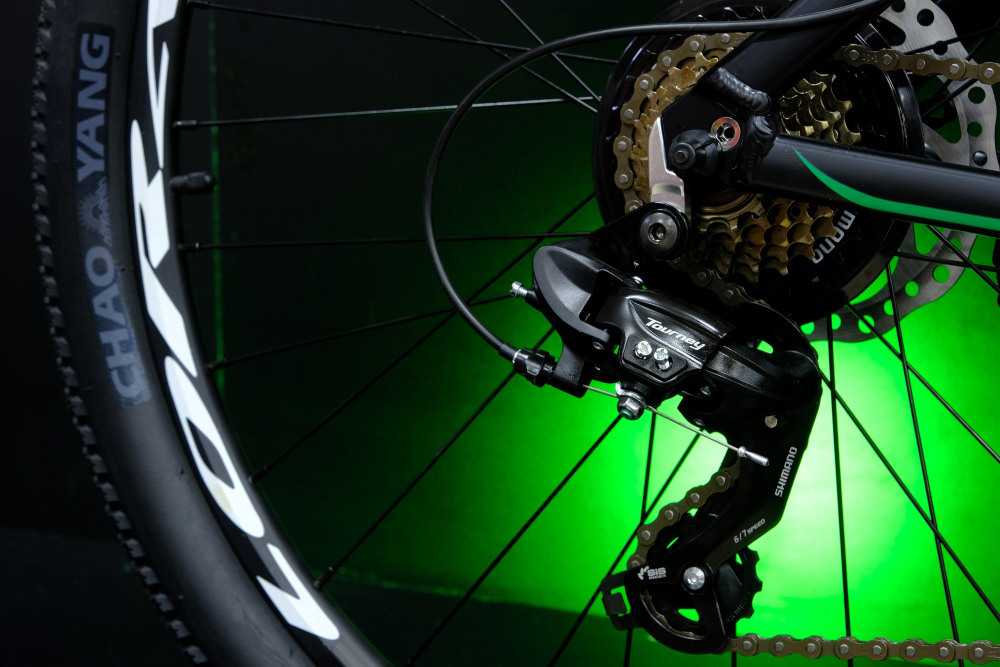 Lorak LX3 Матовый Чёрный/Зелёный рама 17 (на рост 155-173)