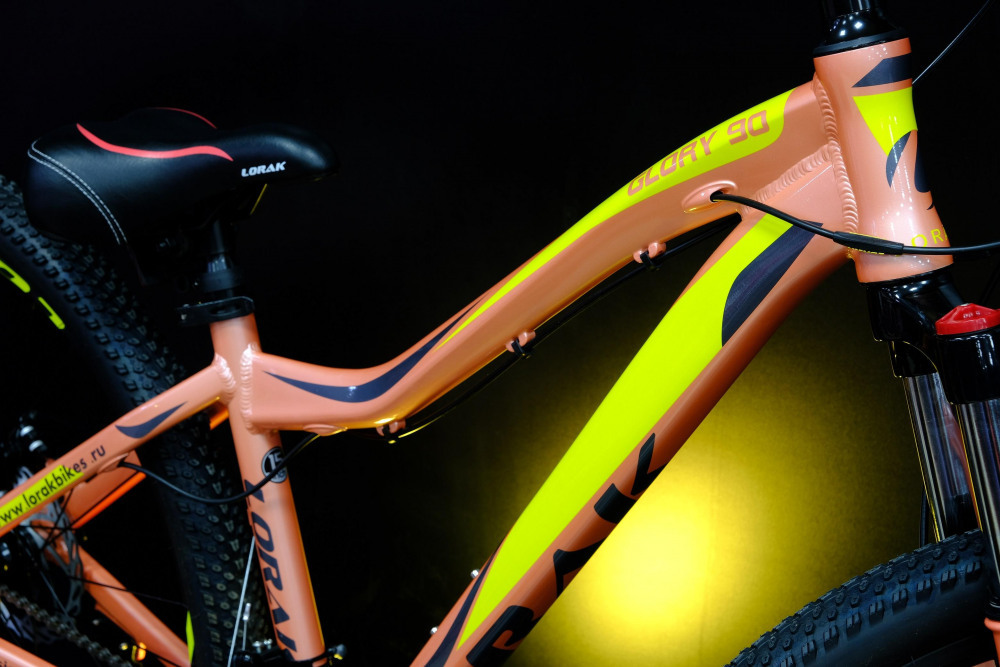 Lorak Glory 90 Персиковый рама 17 (на рост 155-173)